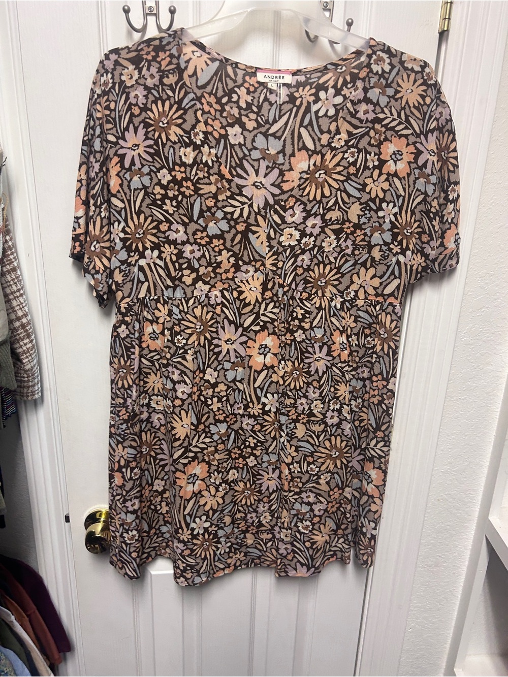 Andree Floral Short Sleeve Tunic Dress in Brown, Peach, Light Blue